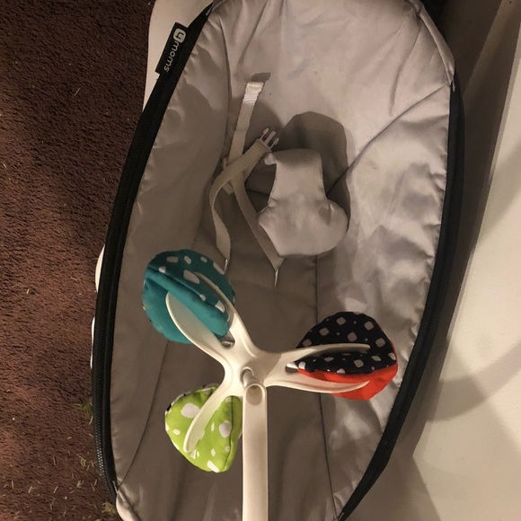 4mom swing
